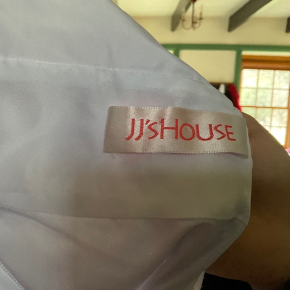 White Graduation or prom dress, size small - Picture 6 of 6